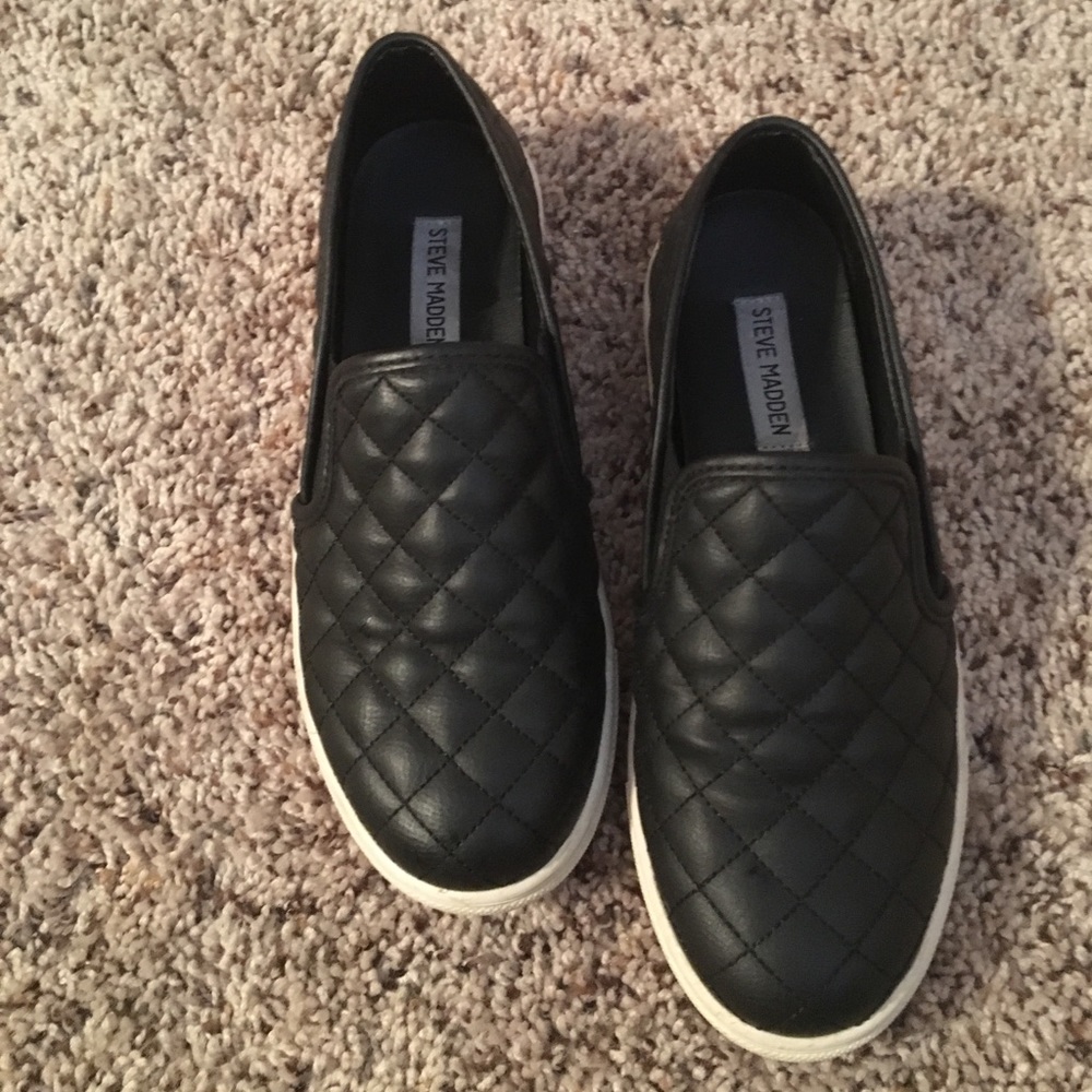 Steve Madden Black Quilted Sneakers